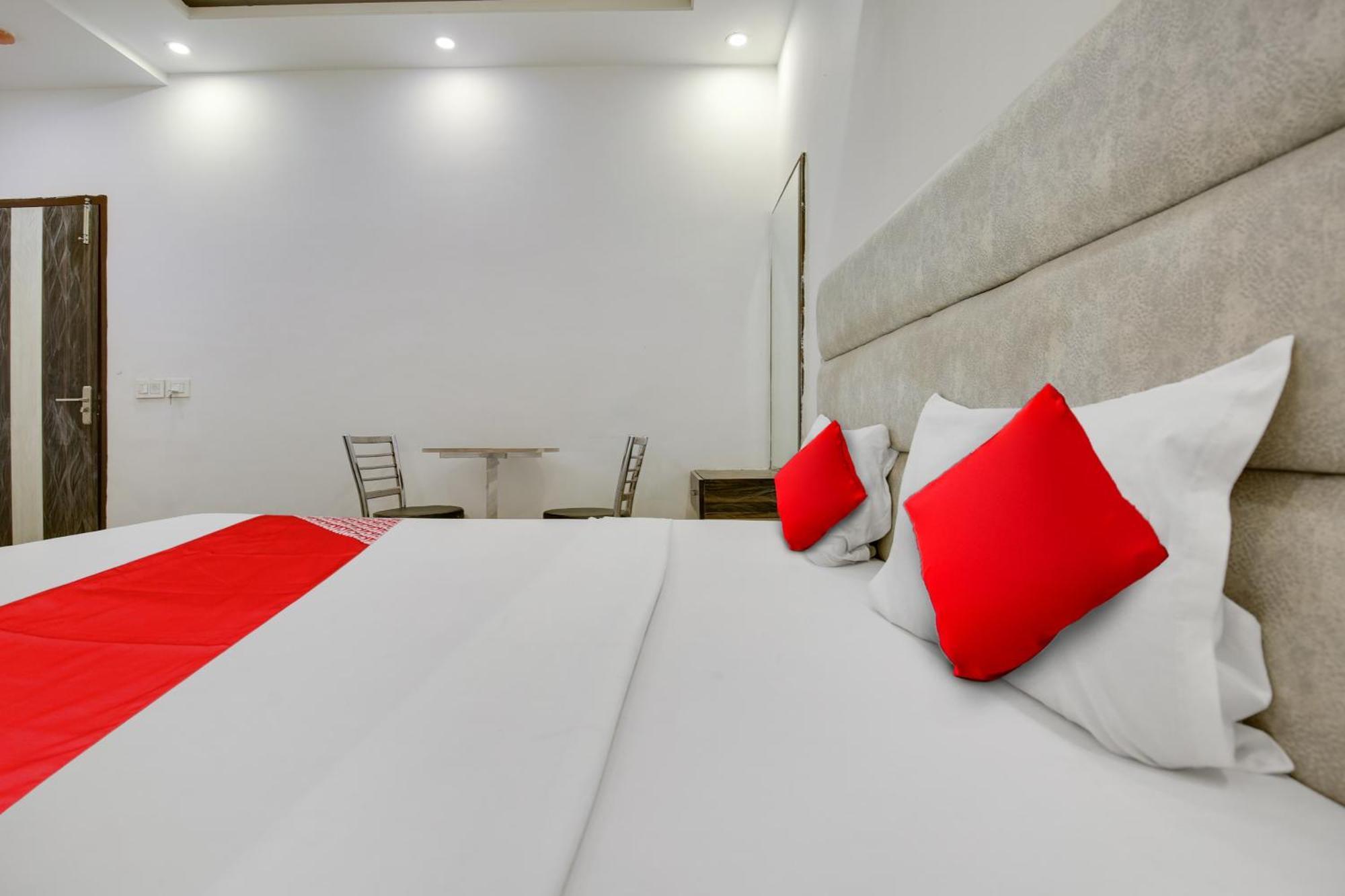 Zirakpur Hotel O Av Continental מראה חיצוני תמונה
